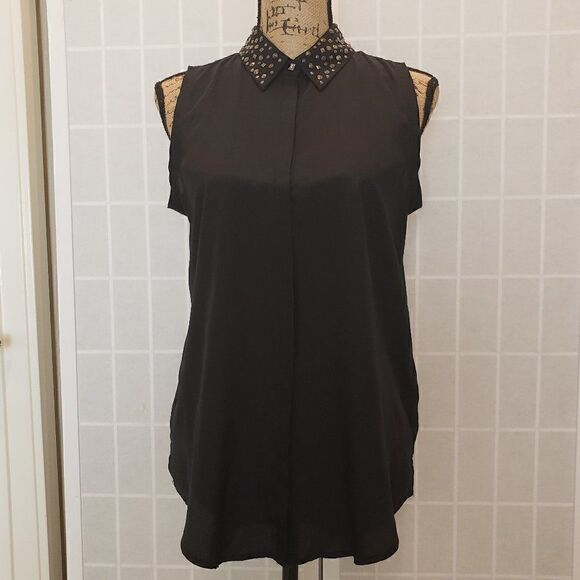 Rock & Republic Sleeveless Studded Collar Button Down Blouse Size Medium - Picture 1 of 9